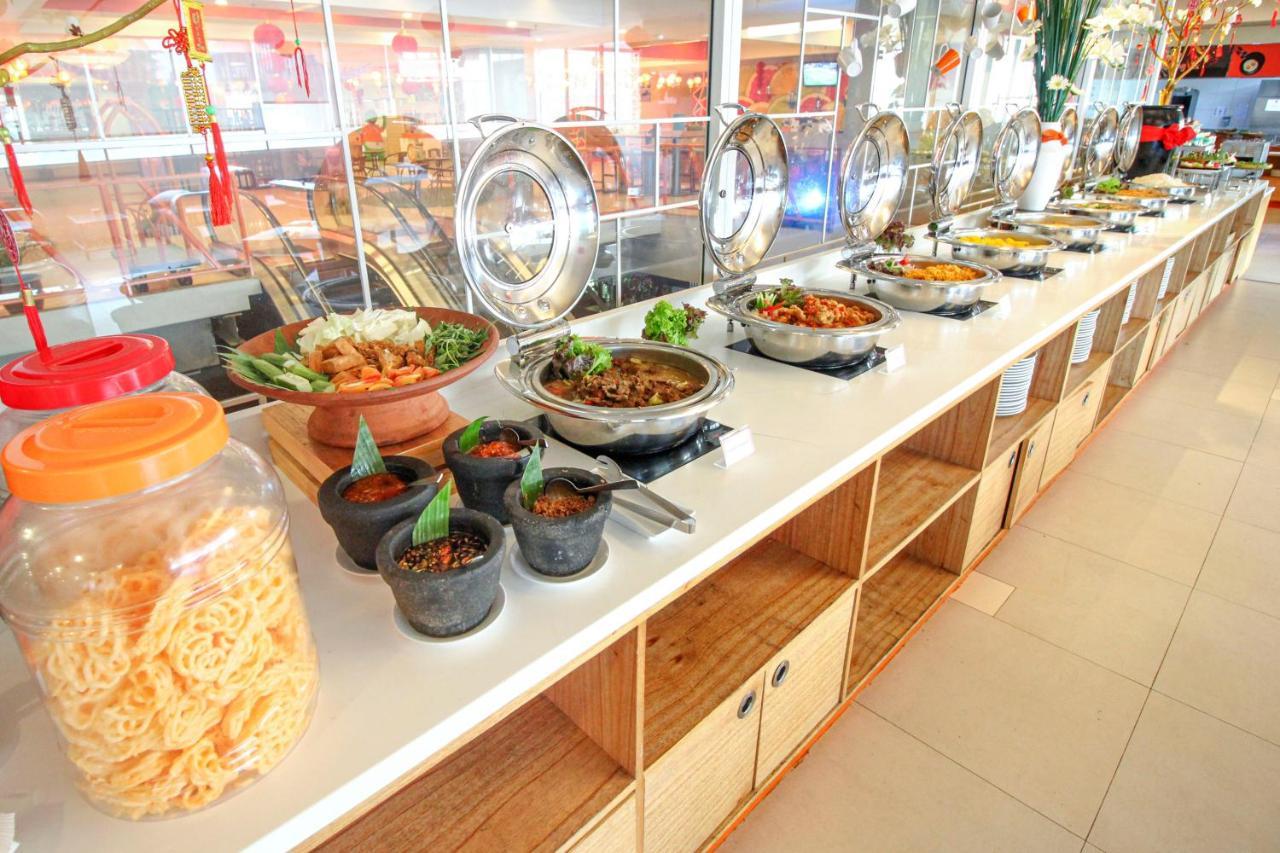 Harris Hotel Pontianak Eksteriør billede